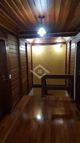 Casa para alugar com 4 quartos, 300m² - Foto 6