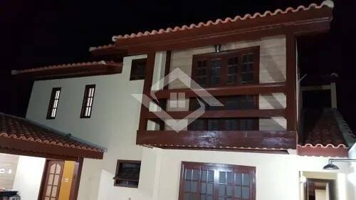 Casa para alugar com 4 quartos, 300m² - Foto 20