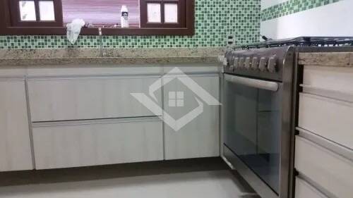 Casa para alugar com 4 quartos, 300m² - Foto 19