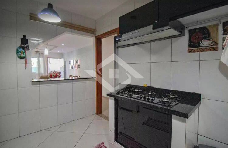 Casa à venda com 3 quartos, 136m² - Foto 2