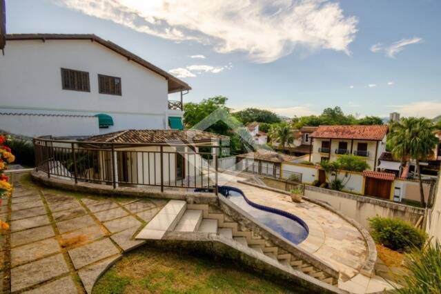 Casa à venda com 5 quartos, 600m² - Foto 5