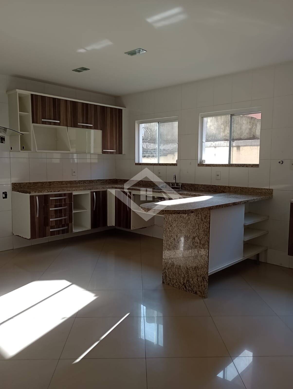 Casa à venda com 4 quartos, 330m² - Foto 16