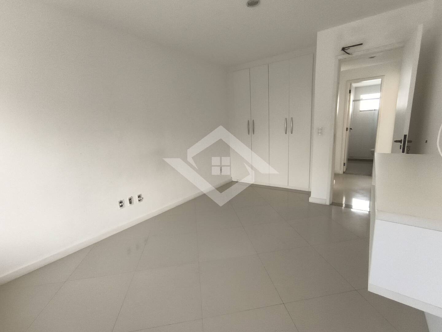 Casa à venda com 4 quartos, 330m² - Foto 18