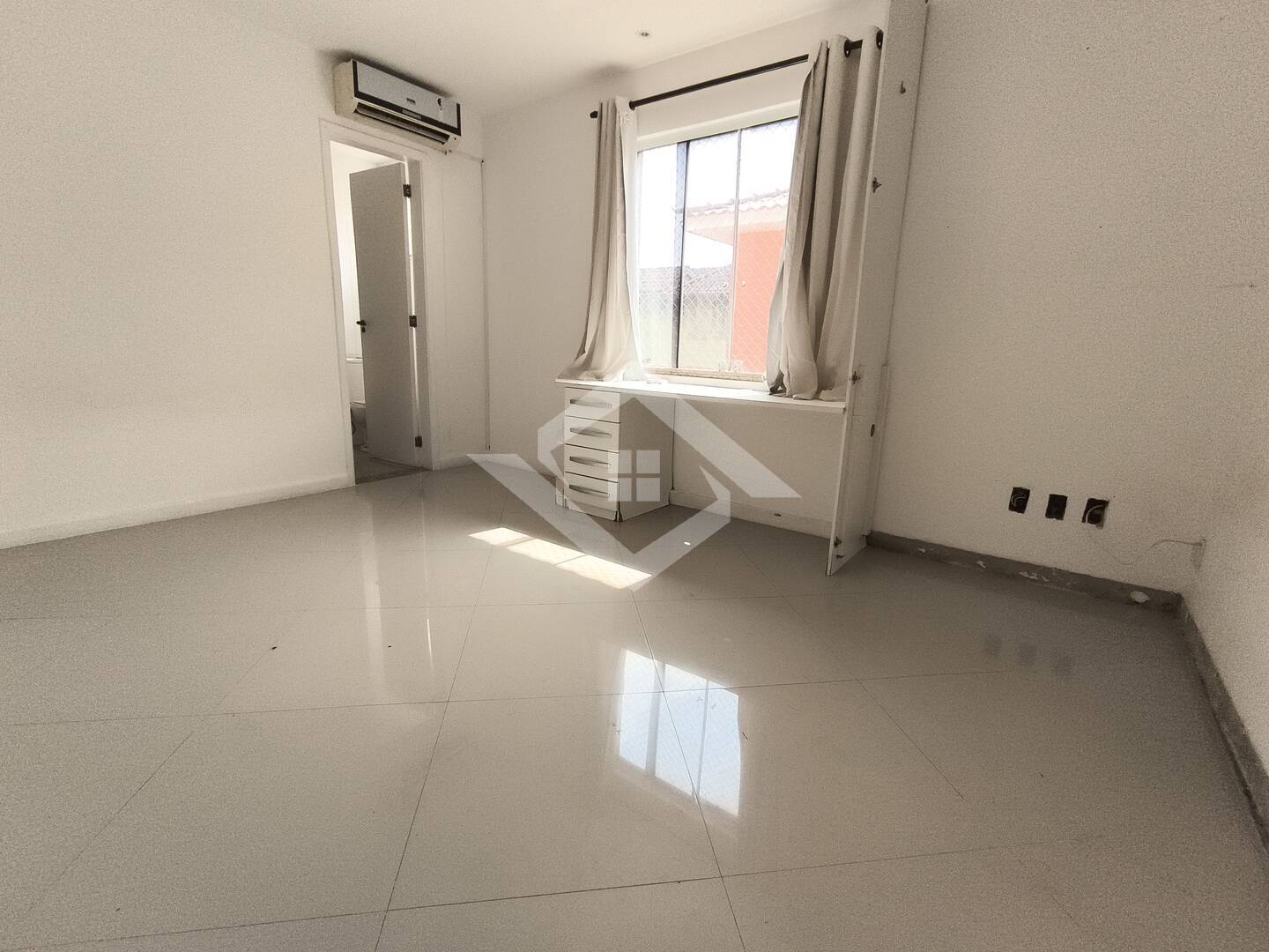 Casa à venda com 4 quartos, 330m² - Foto 24