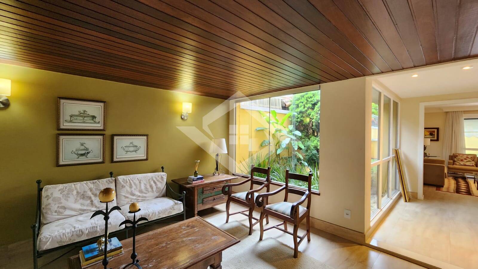 Casa à venda com 4 quartos, 340m² - Foto 6