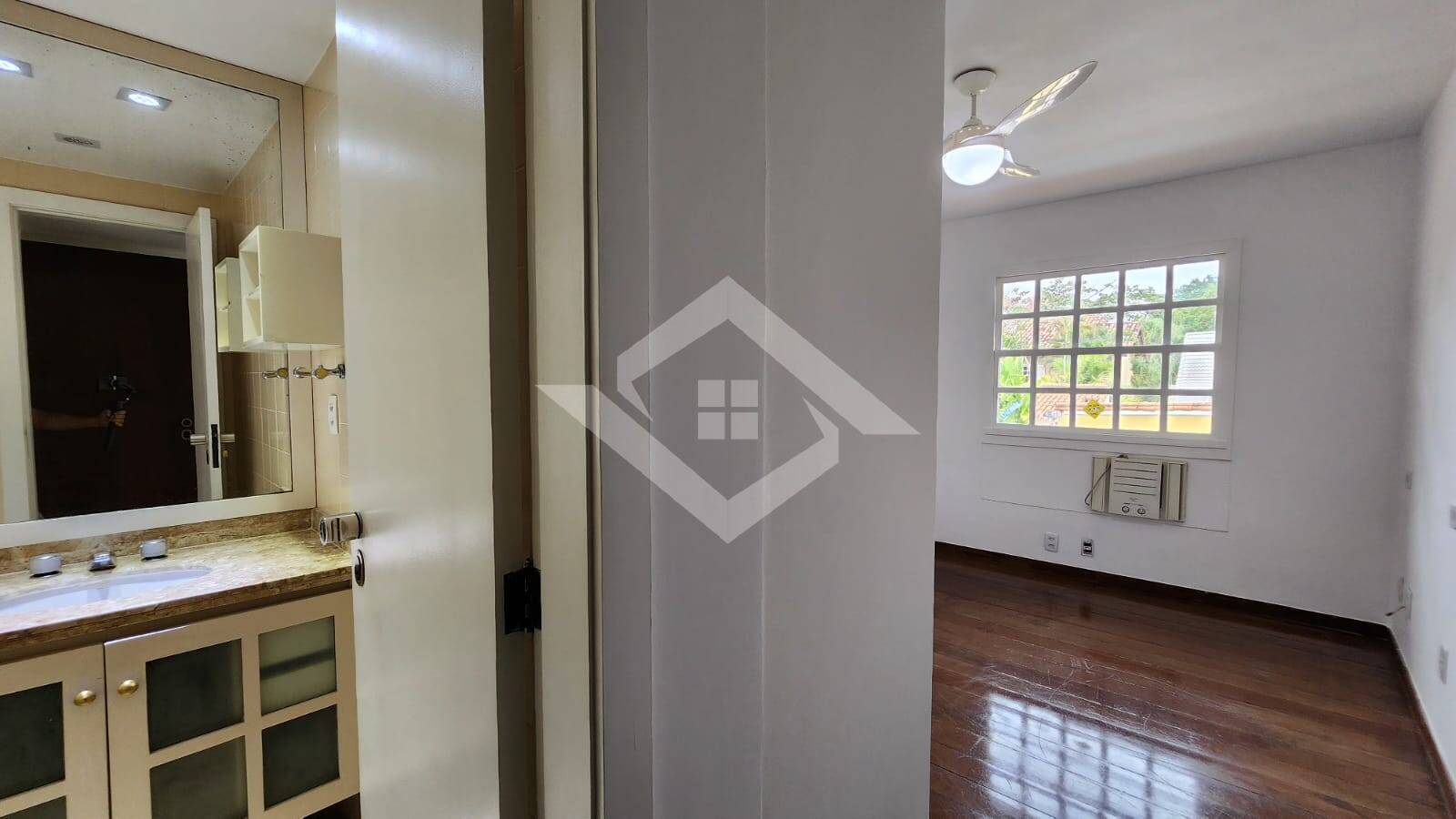 Casa à venda com 4 quartos, 340m² - Foto 18