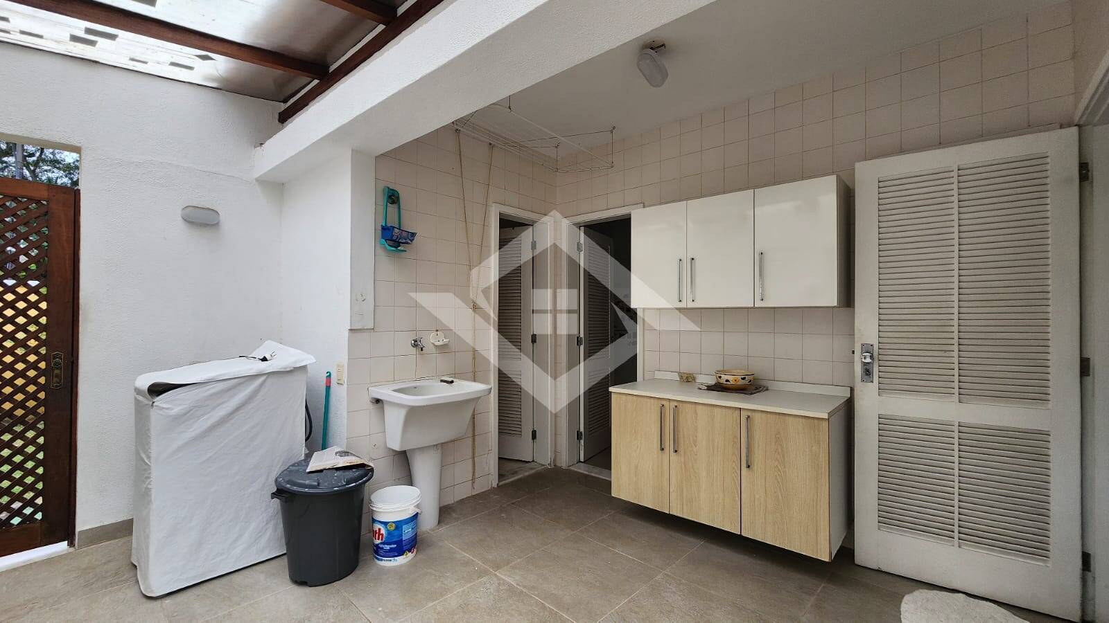 Casa à venda com 4 quartos, 340m² - Foto 27