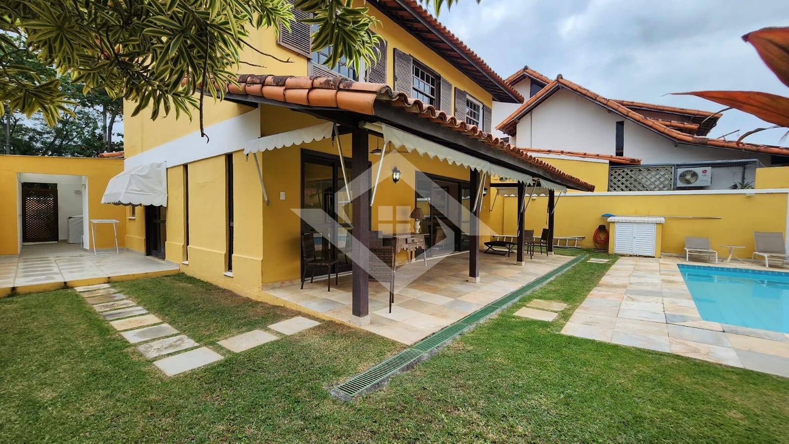 Casa à venda com 4 quartos, 340m² - Foto 29