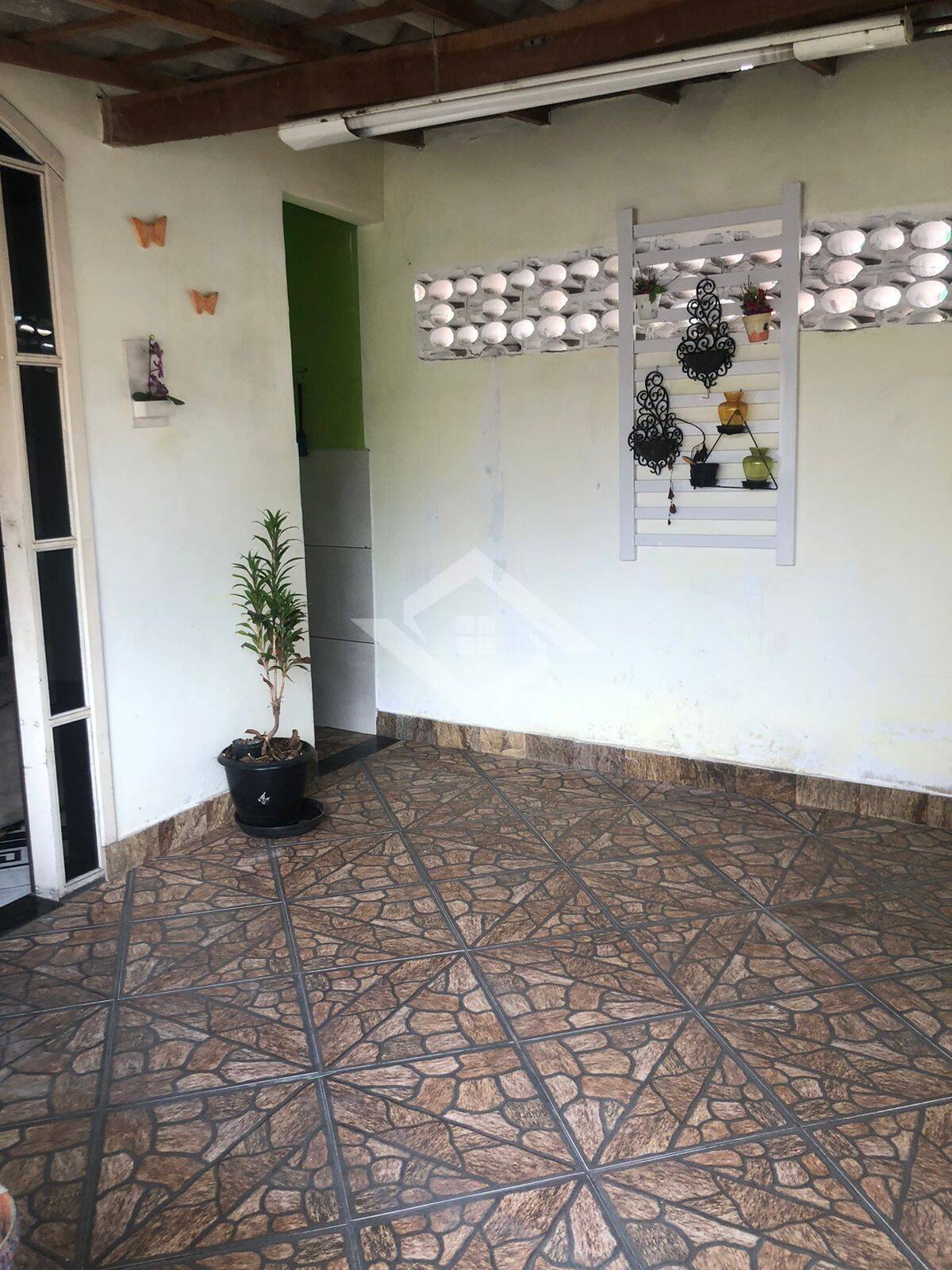 Casa para alugar com 2 quartos, 50m² - Foto 3