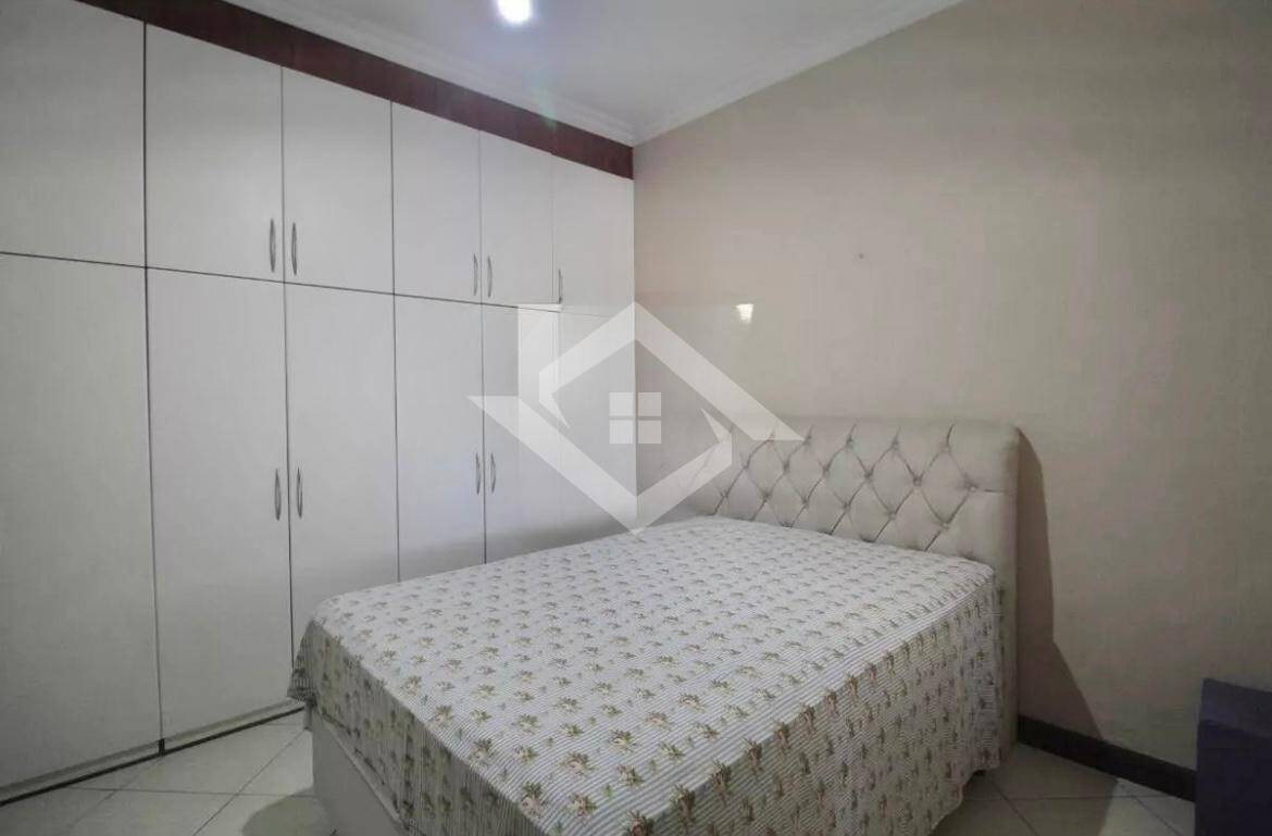 Casa à venda com 3 quartos, 237m² - Foto 9