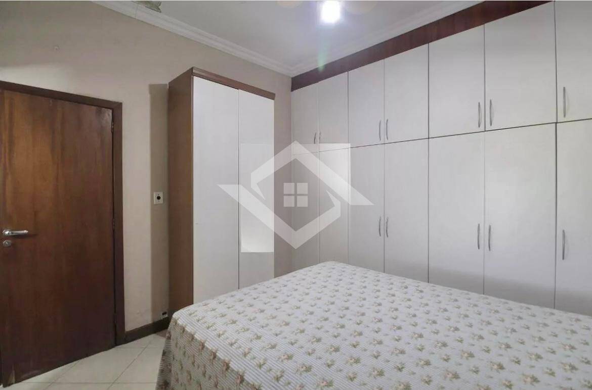 Casa à venda com 3 quartos, 237m² - Foto 8