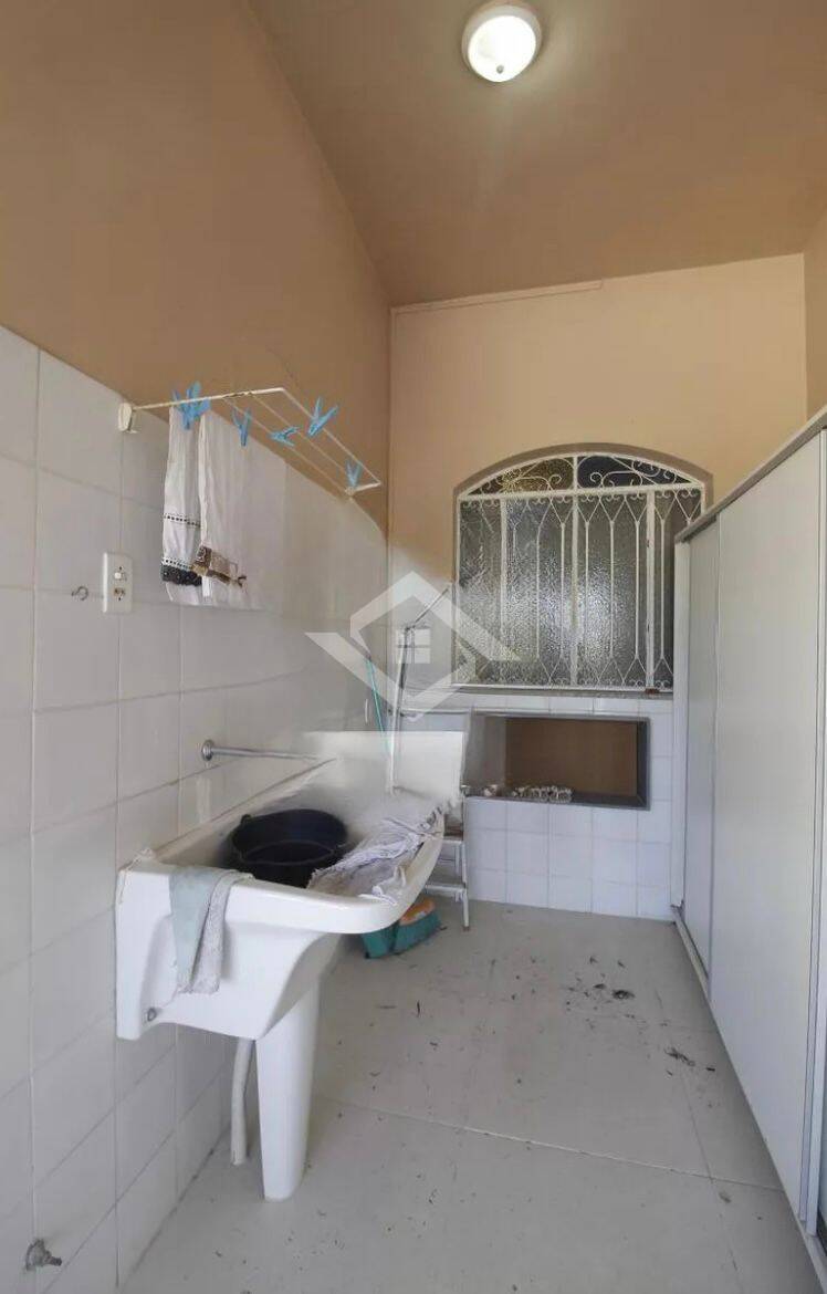 Casa à venda com 3 quartos, 237m² - Foto 19