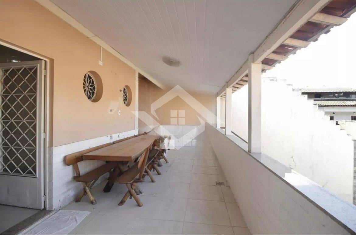 Casa à venda com 3 quartos, 237m² - Foto 23