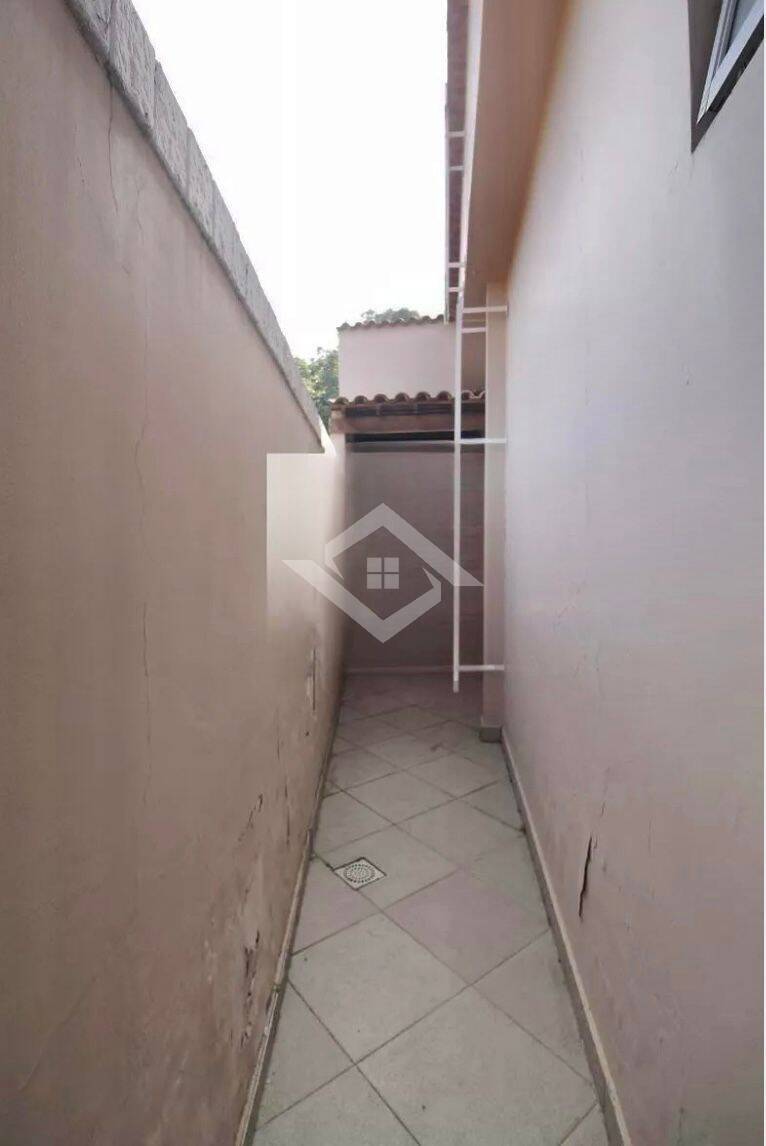 Casa à venda com 3 quartos, 237m² - Foto 27