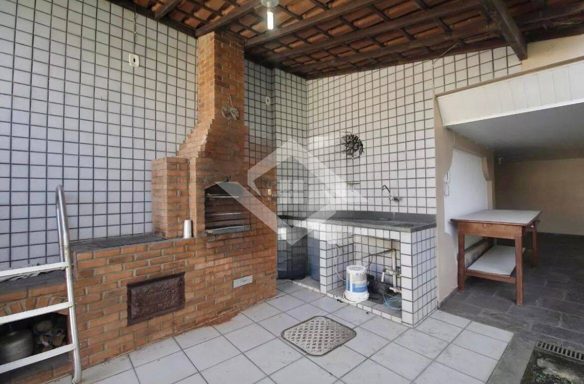 Casa à venda com 3 quartos, 237m² - Foto 25