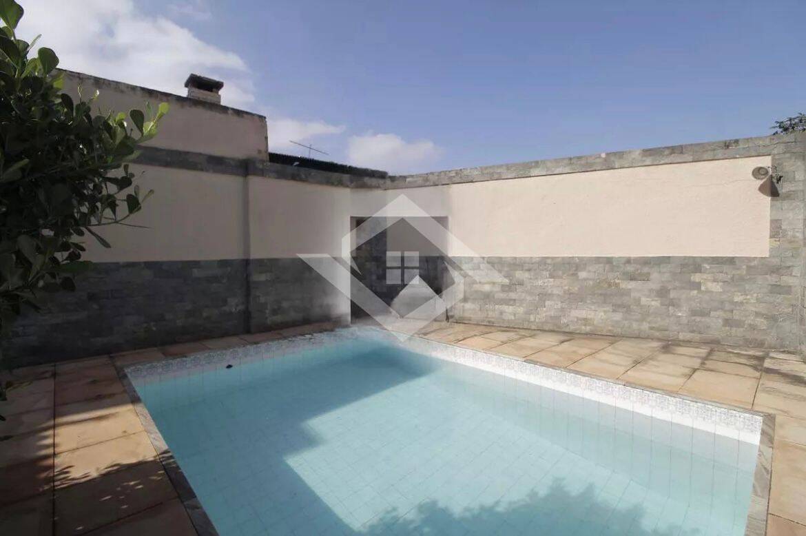 Casa à venda com 3 quartos, 237m² - Foto 28