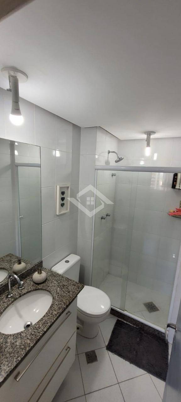 Apartamento à venda com 2 quartos, 71m² - Foto 3