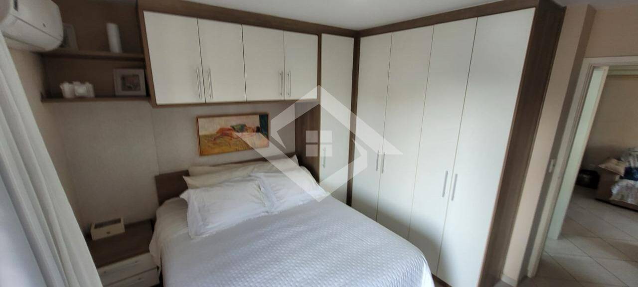 Apartamento à venda com 2 quartos, 71m² - Foto 4