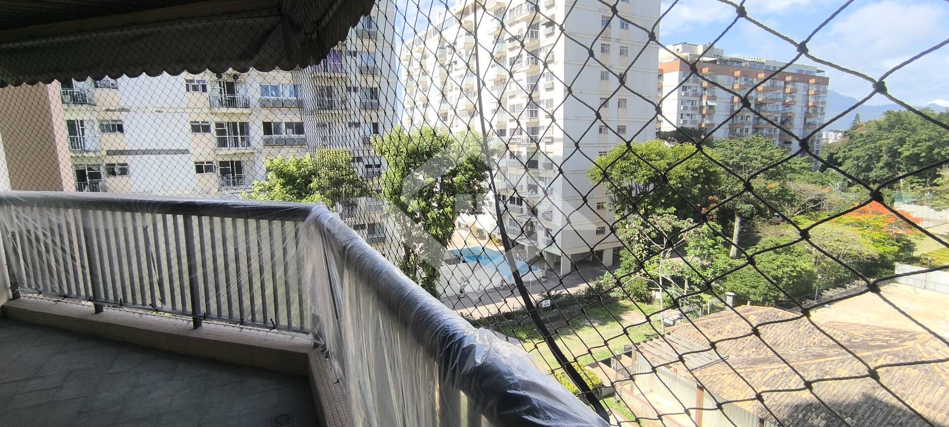 Apartamento à venda com 4 quartos, 159m² - Foto 2