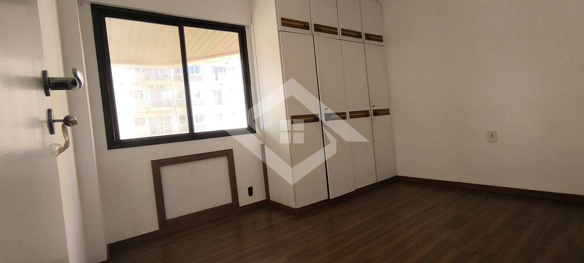 Apartamento à venda com 4 quartos, 159m² - Foto 13