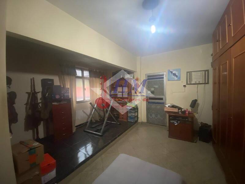 Casa à venda com 4 quartos, 303m² - Foto 11