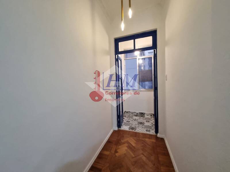 Apartamento à venda com 1 quarto, 35m² - Foto 18