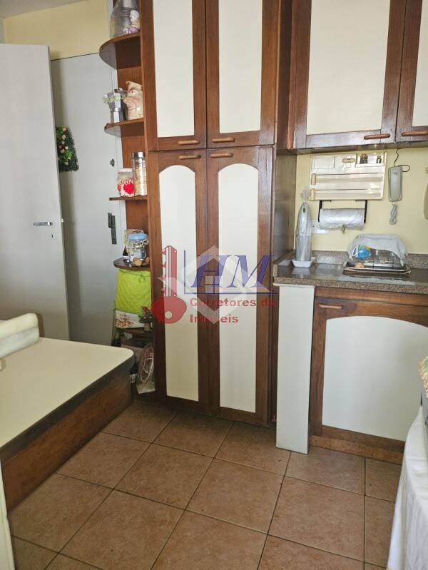 Apartamento à venda com 2 quartos, 70m² - Foto 18