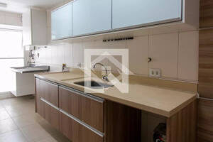 Apartamento à venda com 3 quartos, 208m² - Foto 1