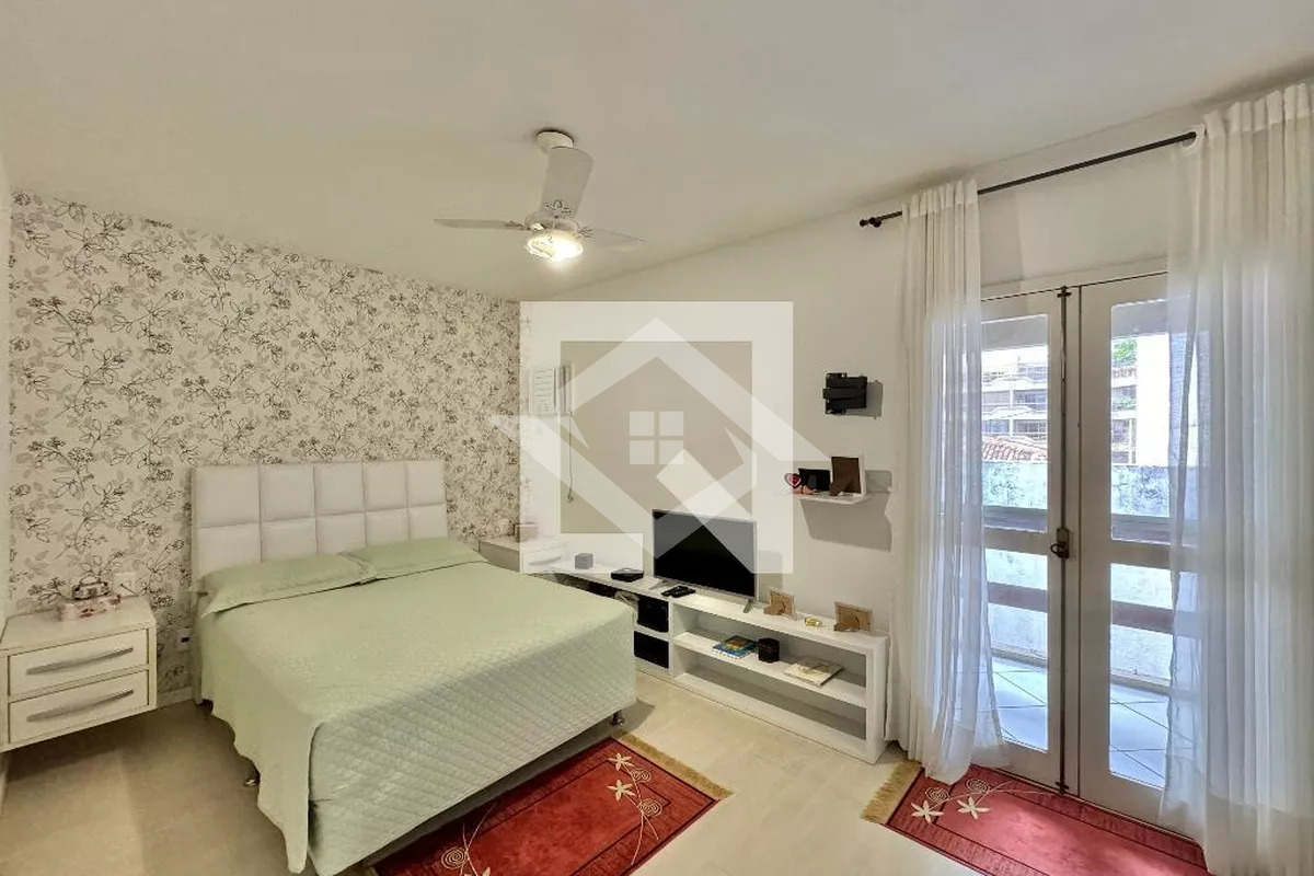 Casa à venda com 2 quartos, 120m² - Foto 13