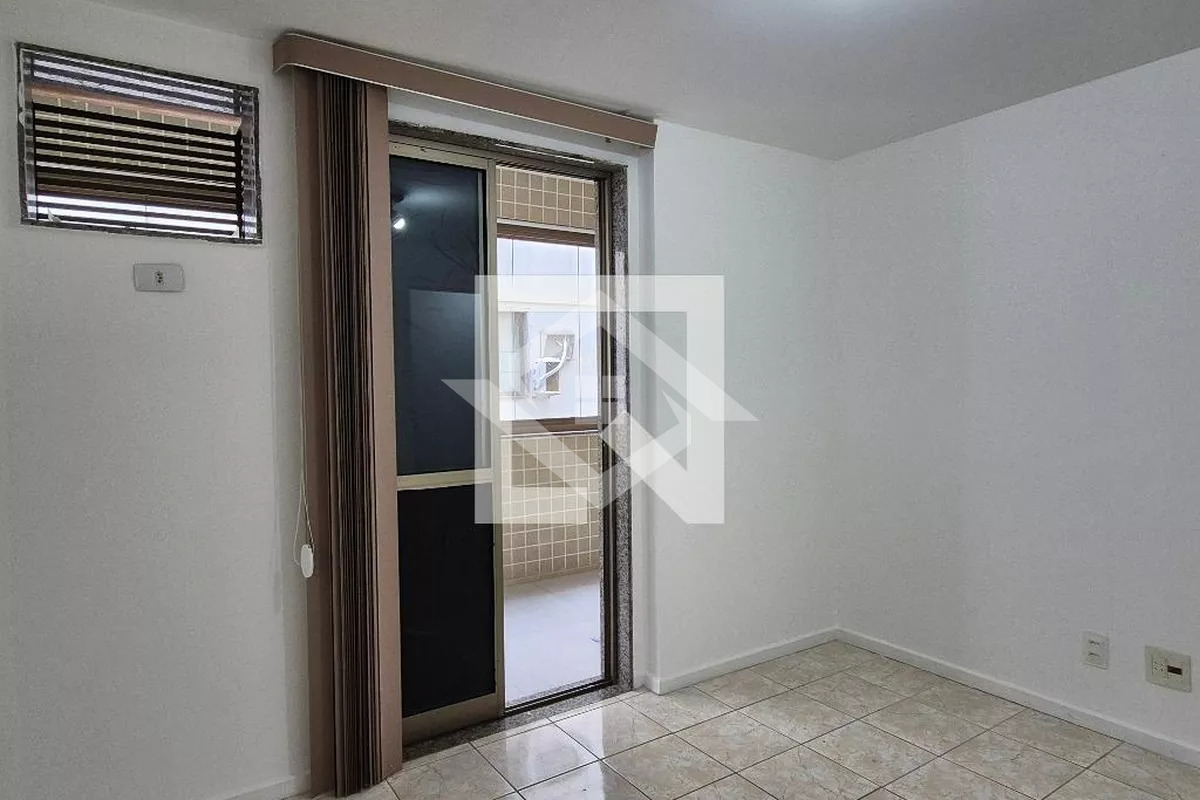 Apartamento à venda com 3 quartos, 107m² - Foto 7