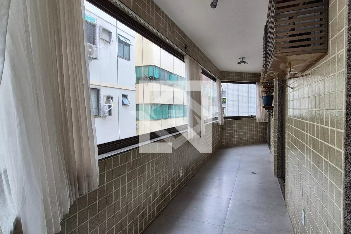 Apartamento à venda com 3 quartos, 107m² - Foto 2