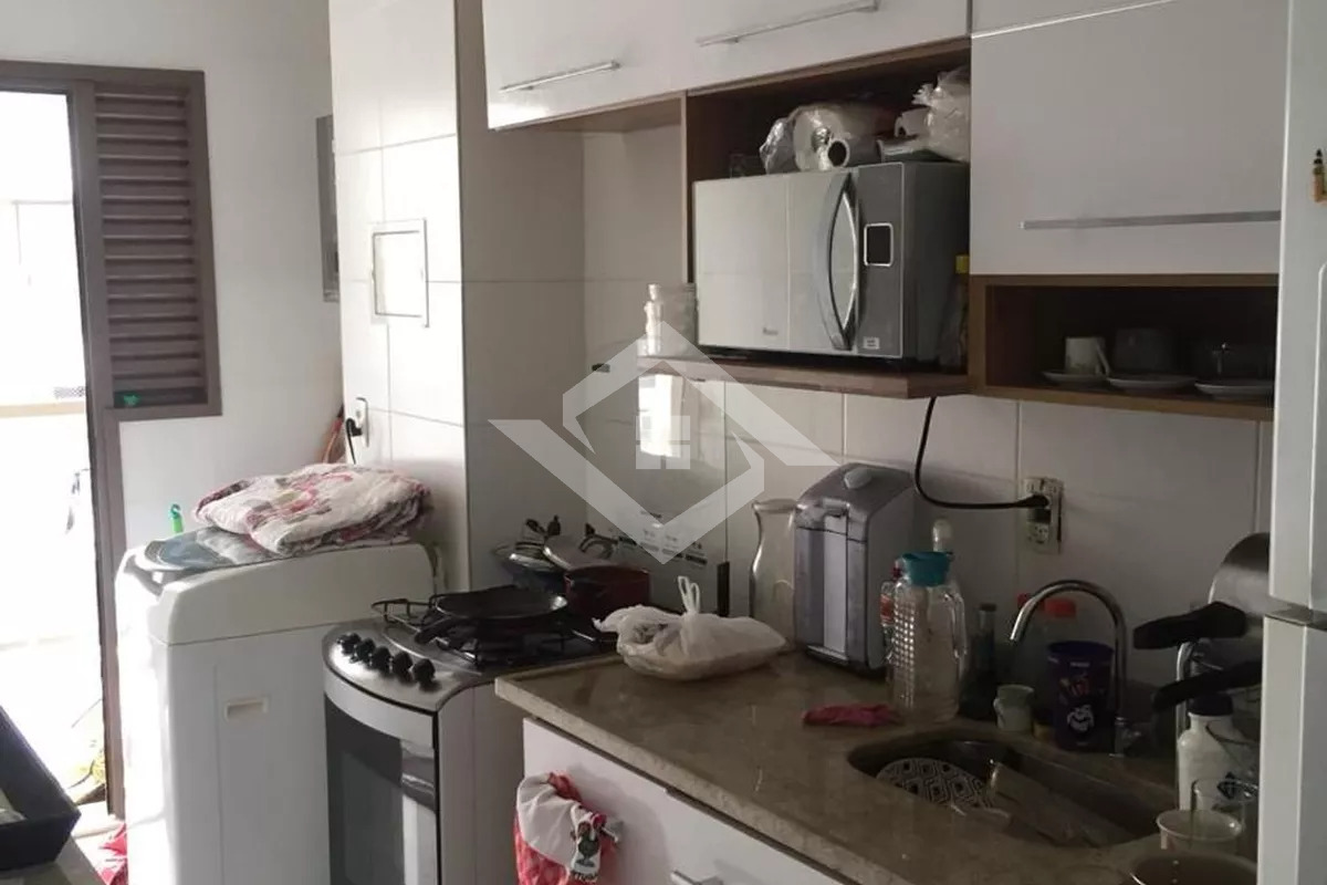 Apartamento à venda com 2 quartos, 67m² - Foto 2