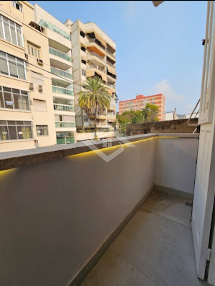 Apartamento à venda com 3 quartos, 85m² - Foto 1