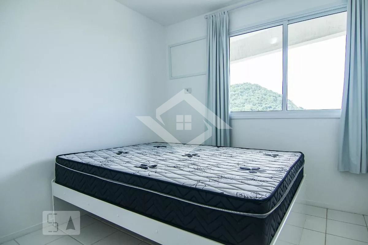 Apartamento à venda com 2 quartos, 70m² - Foto 5