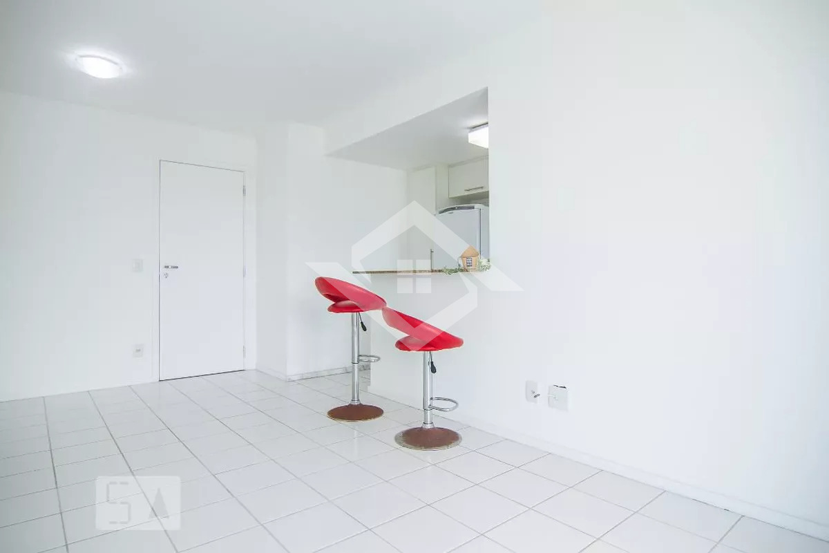 Apartamento à venda com 2 quartos, 70m² - Foto 9