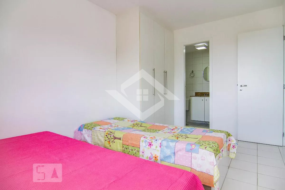 Apartamento à venda com 2 quartos, 70m² - Foto 11