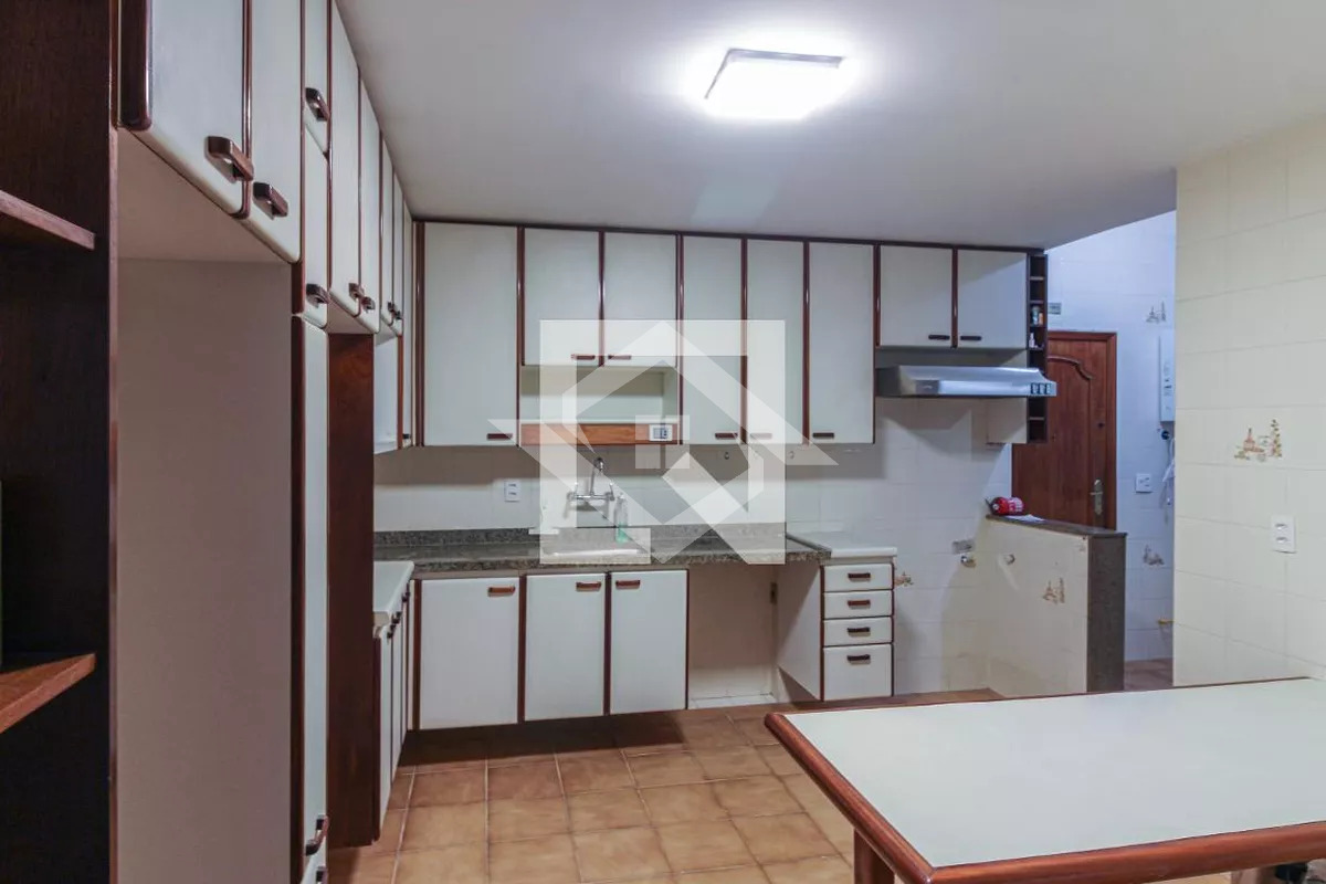 Apartamento à venda com 3 quartos, 162m² - Foto 10