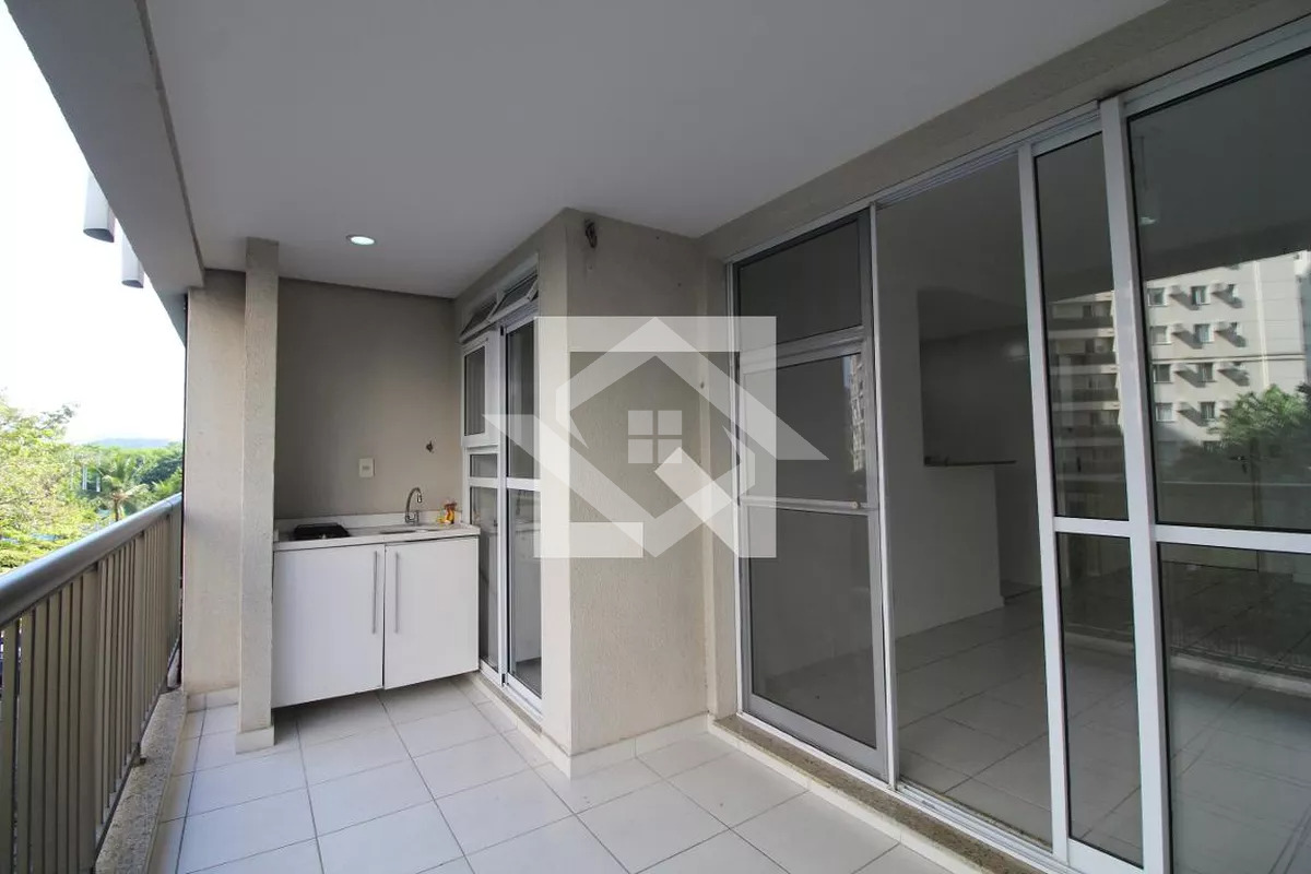 Apartamento à venda com 2 quartos, 75m² - Foto 1