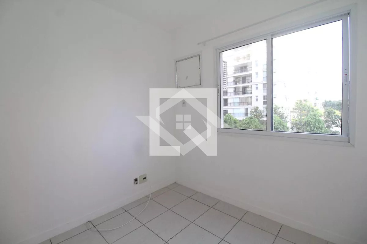 Apartamento à venda com 2 quartos, 75m² - Foto 31