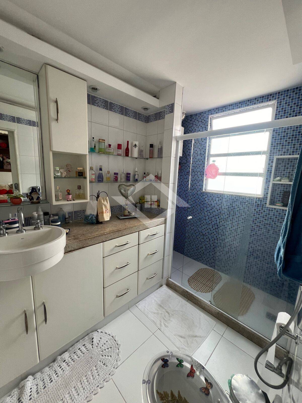 Apartamento à venda com 3 quartos, 200m² - Foto 18