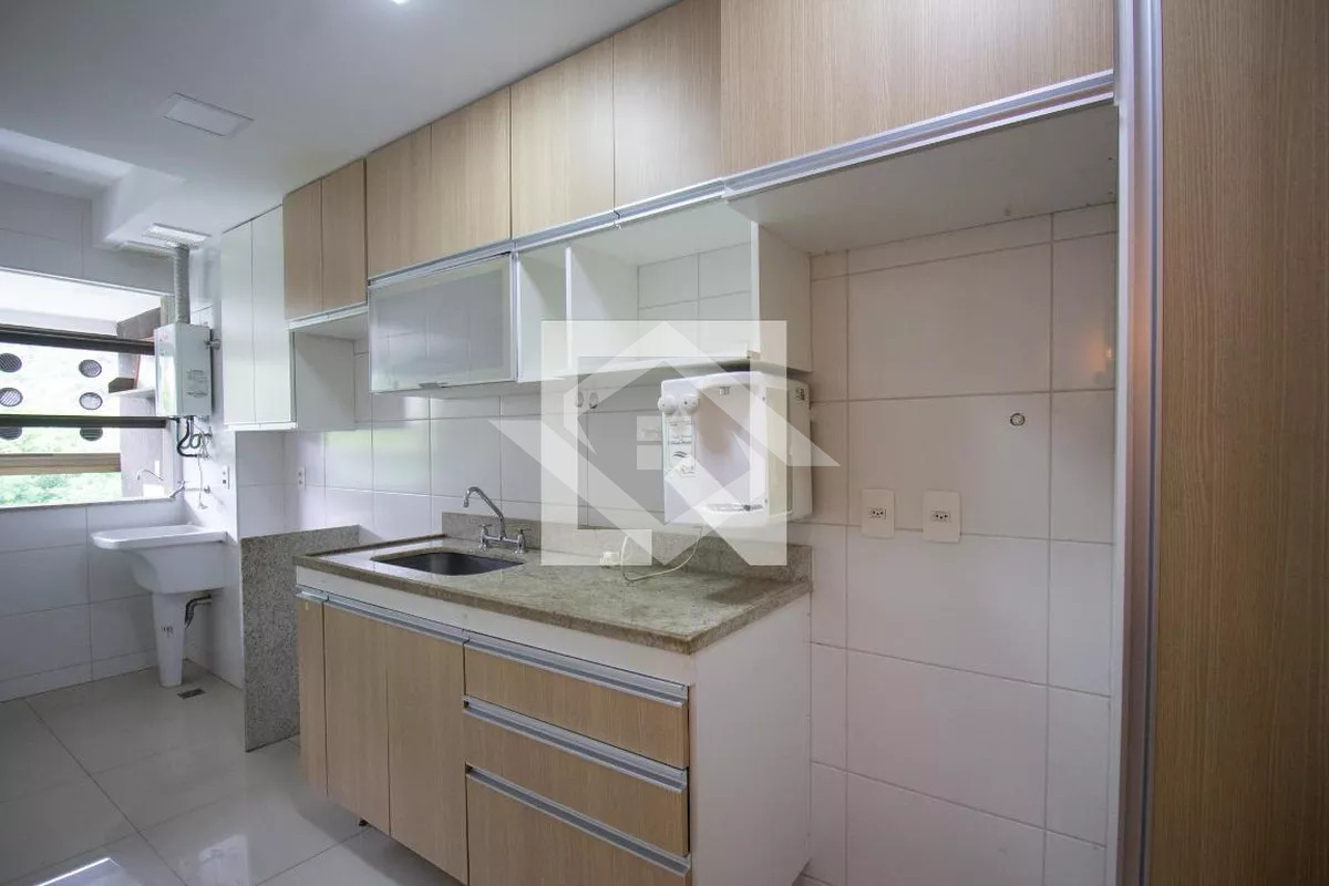 Apartamento à venda com 2 quartos, 70m² - Foto 13