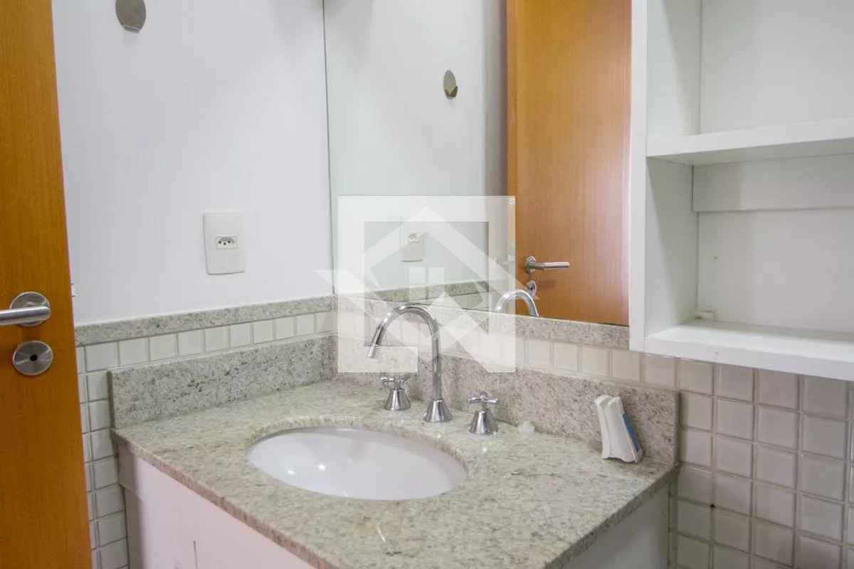 Apartamento à venda com 2 quartos, 70m² - Foto 14