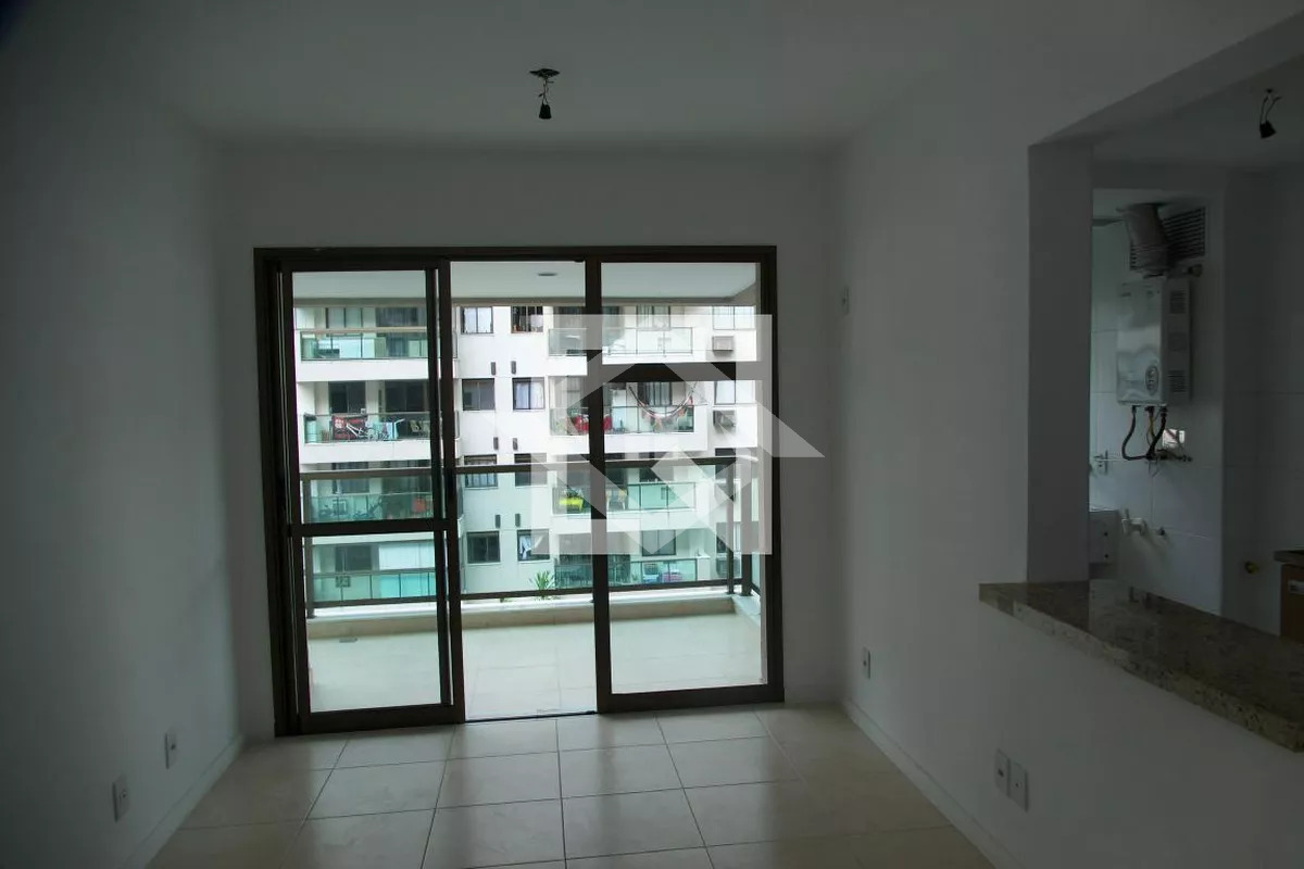 Apartamento à venda com 2 quartos, 70m² - Foto 11