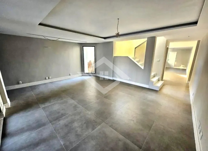 Casa à venda com 4 quartos, 297m² - Foto 15