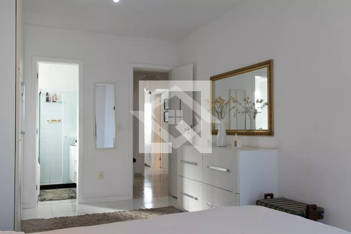 Casa à venda com 4 quartos, 257m² - Foto 18