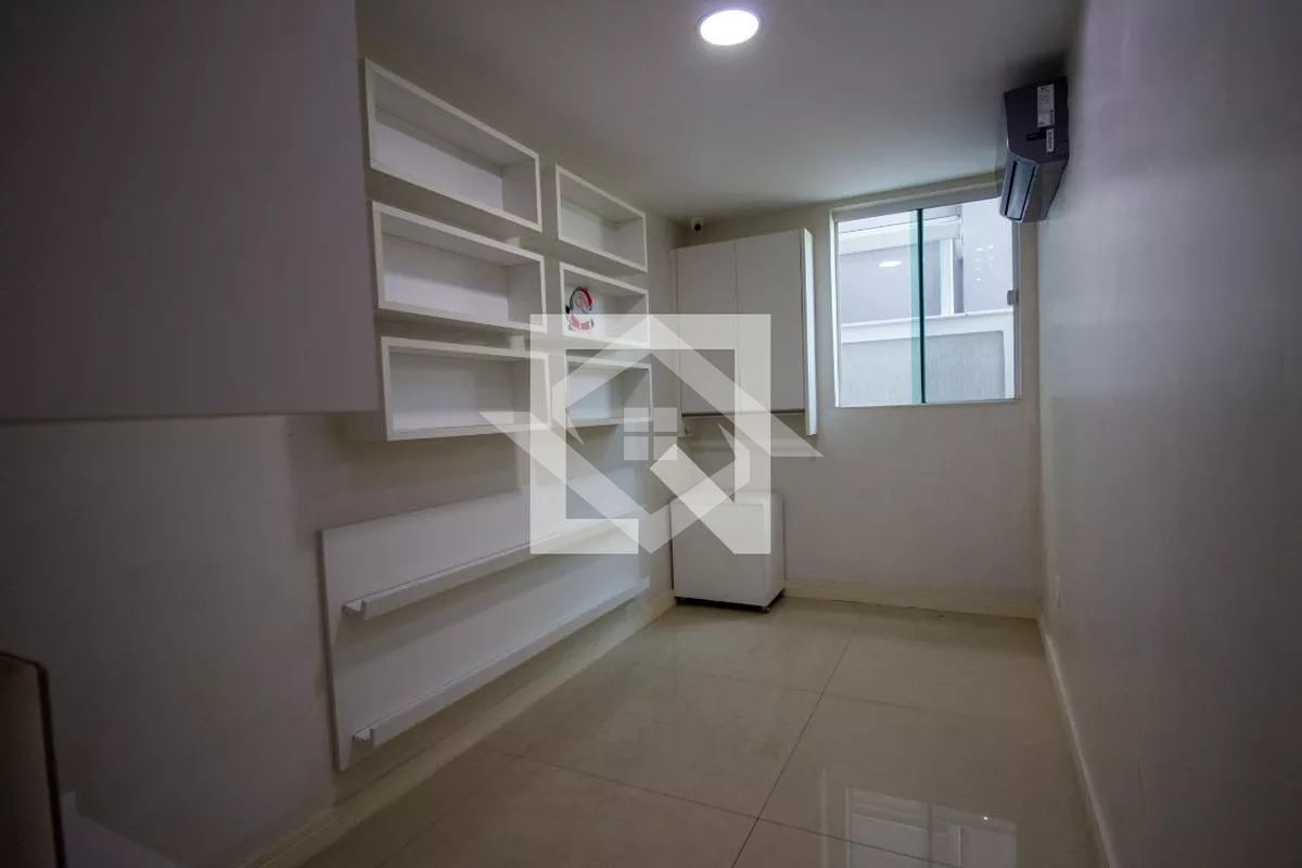 Casa à venda com 4 quartos, 350m² - Foto 30