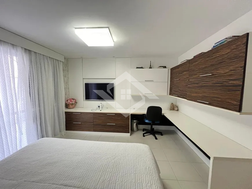 Casa à venda com 6 quartos, 500m² - Foto 37