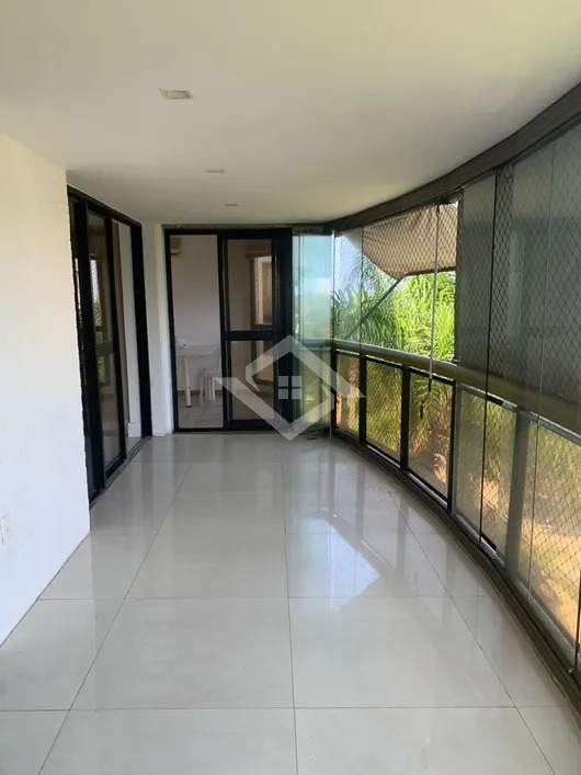 Apartamento à venda com 4 quartos, 156m² - Foto 2