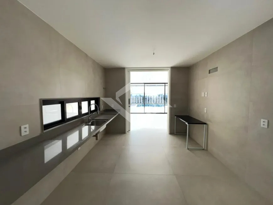 Casa à venda com 5 quartos, 400m² - Foto 8