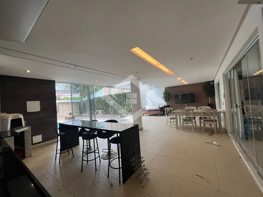 Casa à venda e aluguel com 4 quartos, 350m² - Foto 5